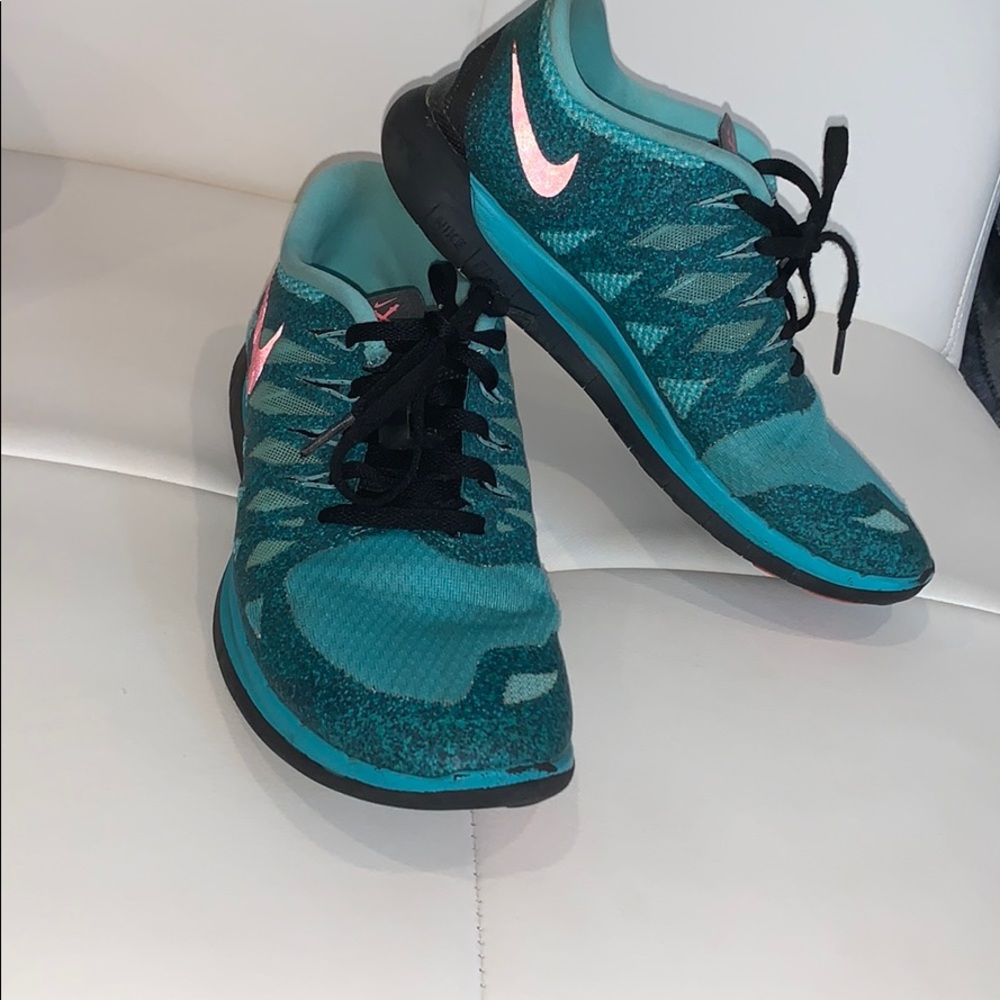 nike free running shoes- good condition